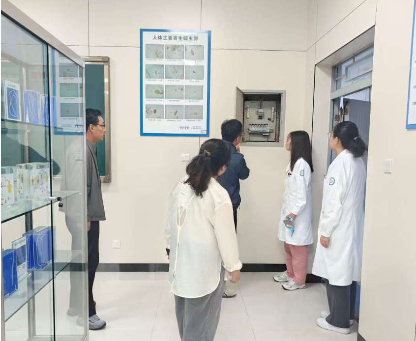 医学技术与工程学院开展端午节前实验室安全检查工作