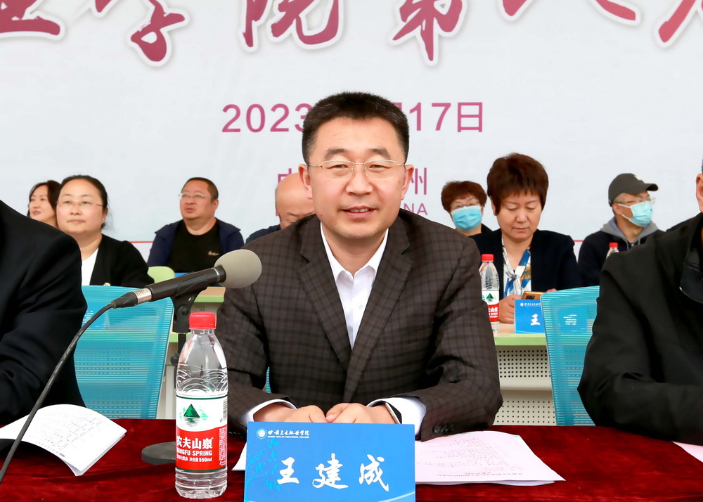 1684328328362065209.jpg 230517校运会 (67)1_调整大小.jpg