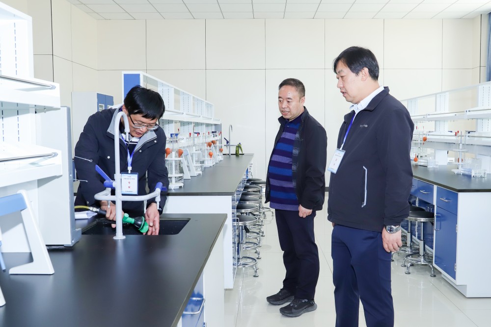 1685178670351016680.jpg 2023年5月26日 威廉希尔中文网站2023年高校实验室安全现场检查首次会议 (24)(1).jpg